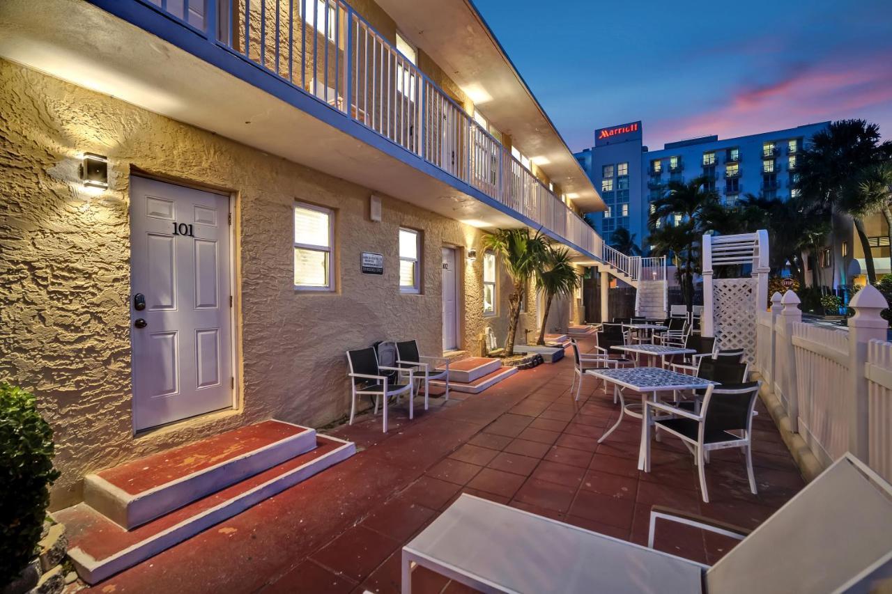 Laguna Blu Beach Hollywood Extérieur photo